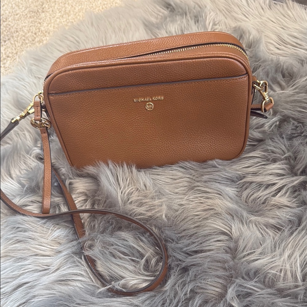 Michael Kors Pebbled Leather Crossbody Bag in Brown and gold great size